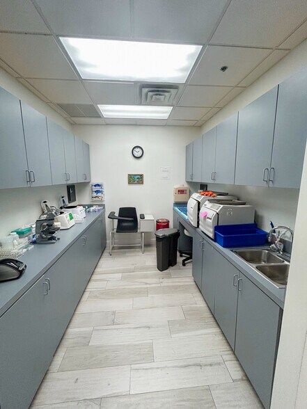 More Photos Of 6141 Sunset Dr, South Miami Medical For Sale