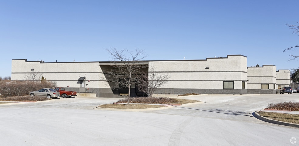 More Photos Of 101-161 Sangra Ct, Streamwood Warehouse For Sale
