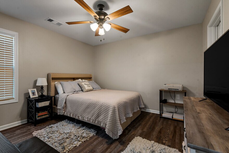 More Photos Of 124 S College St, Mountain Home Apartments For Sale