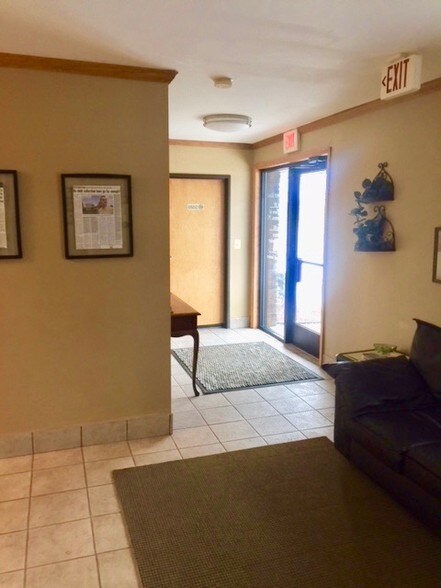 More Photos Of 9459 Lapeer Rd, Davison Office For Lease