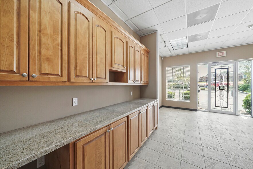 More Photos Of 14729 Highway 105 W, Montgomery Medical For Lease