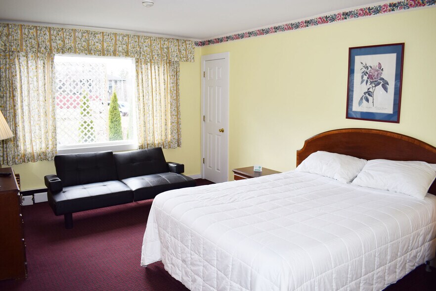 More Photos Of 401 Vt Route 100, West Dover Hotel For Sale