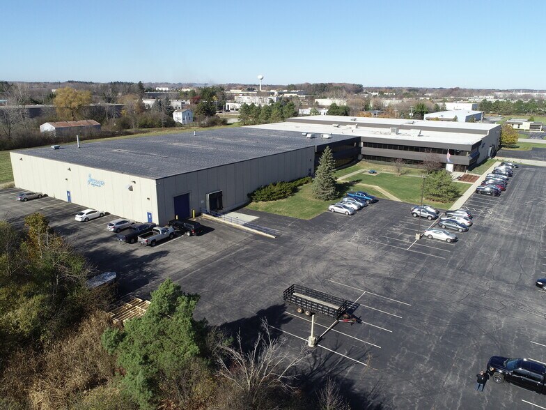 More Photos Of 10303 N Baehr Rd, Mequon Manufacturing For Sale