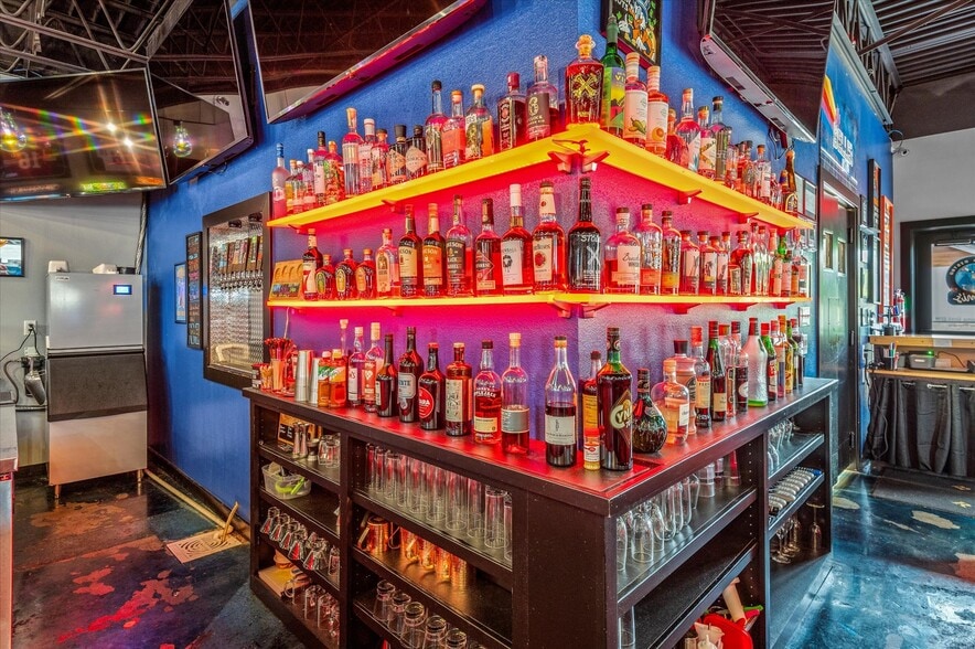 More Photos Of 622 SE Frank Phillips Blvd, Bartlesville Restaurant For Sale