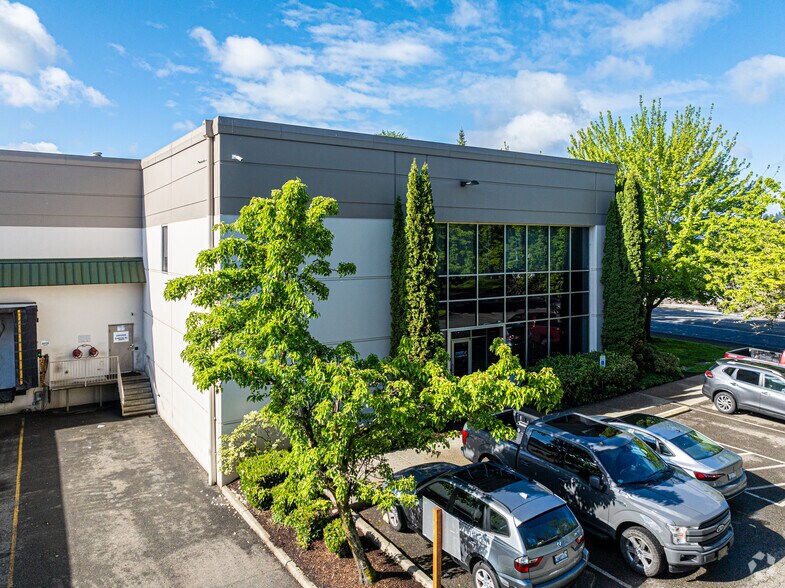 More Photos Of 18404 72nd Ave S, Kent Warehouse For Lease