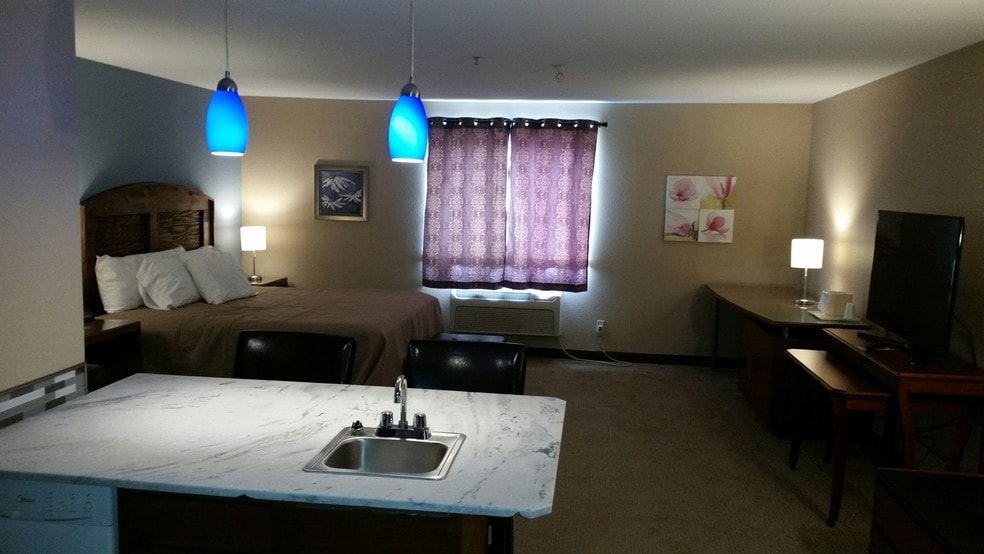 More Photos Of 1423 S US Old Highway 75, Sabetha Hotel For Sale