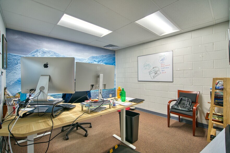 More Photos Of 1820 Delaware Pl, Longmont Warehouse For Sale