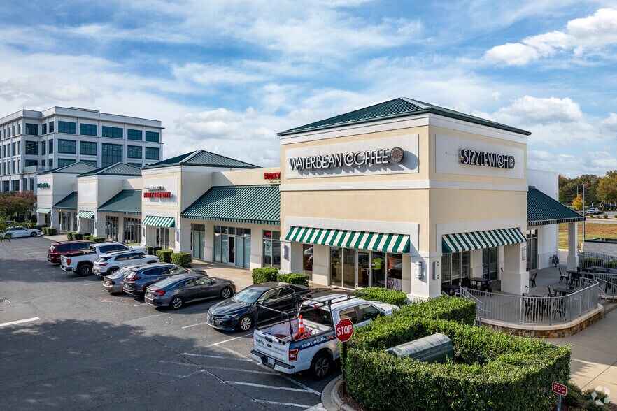 More Photos Of 3607 Whitehall Park Dr, Charlotte Unknown For Lease