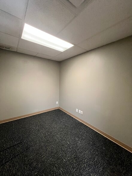 More Photos Of 10580 Barkley St, Overland Park Medical For Sale