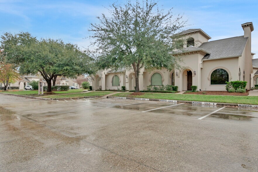 More Photos Of 12818 Willow Centre, Houston Office Residential For Sale