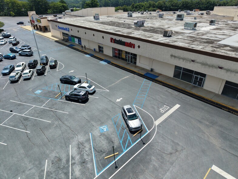 More Photos Of 7501-7641 Crestwood Blvd, Birmingham Unknown For Lease