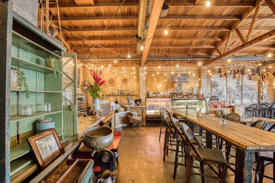 More Photos Of 3155-3157 Glendale Blvd, Los Angeles Restaurant For Lease