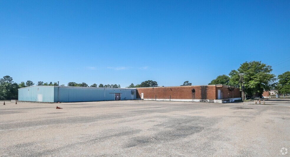 Primary Photo Of 100 Ivan Dr, Fayetteville Warehouse For Lease