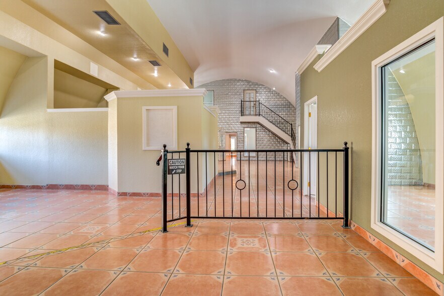 More Photos Of 1319 March Rd, San Antonio Loft Creative Space For Lease