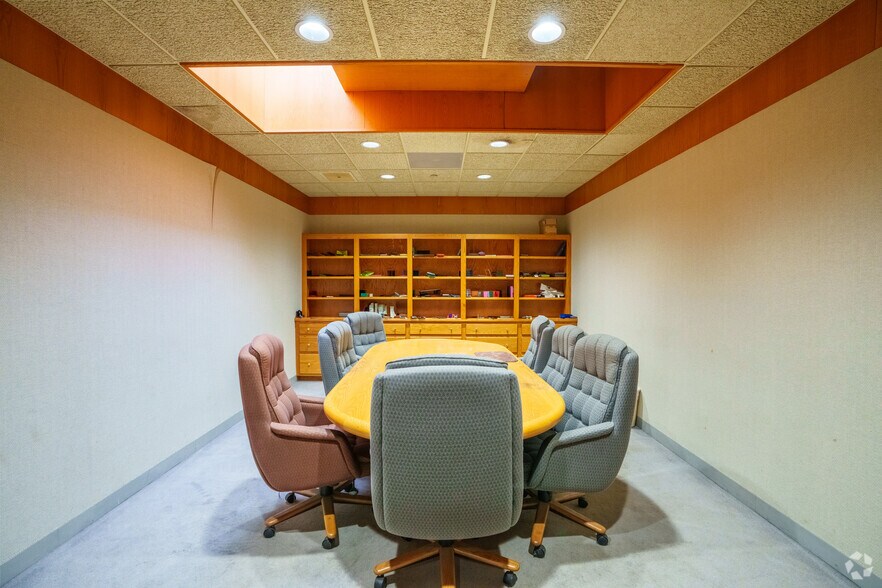 More Photos Of 60 Fremont St, Worcester Warehouse For Lease