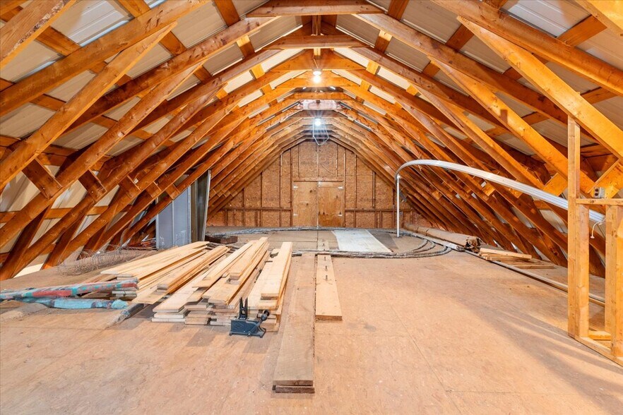 More Photos Of 1356 Coopers Cove Rd, Hardy Specialty For Sale