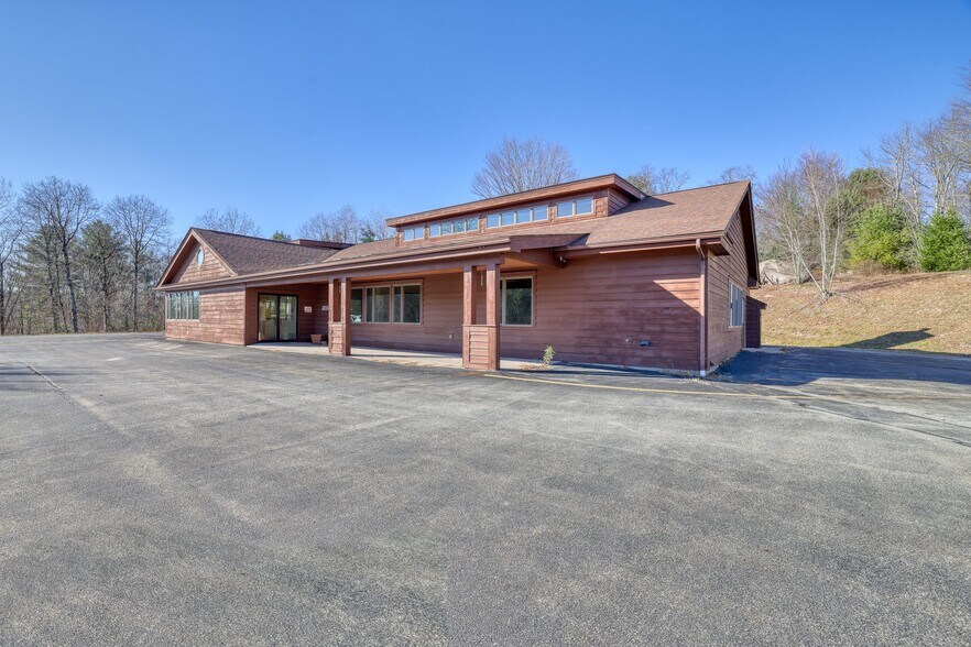 More Photos Of 14 Harris Bushville Rd, Monticello Medical For Sale