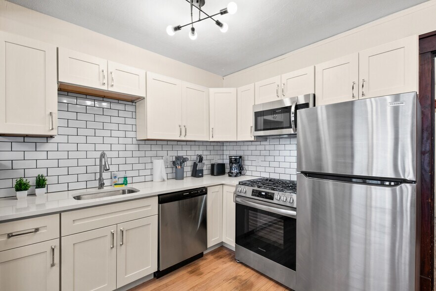 Primary Photo Of 120 N 6th St, Council Bluffs Apartments For Sale