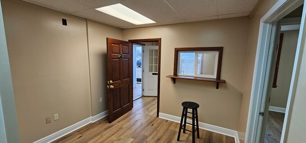 More Photos Of 200 Industrial Ave, Jefferson Warehouse For Lease