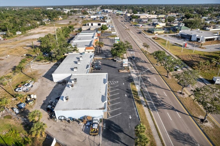 More Photos Of 2131-2143 S Tamiami Trl, Venice Storefront Retail Office For Sale