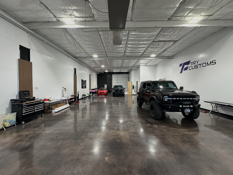 More Photos Of 11110 Bluff Bend Dr, Austin Warehouse For Sale