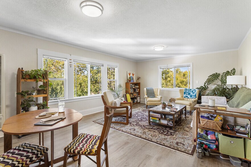 More Photos Of 823-825 55th St, Oakland Apartments For Sale