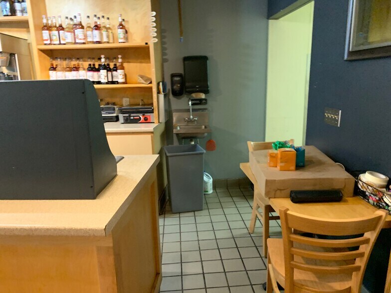 More Photos Of 218-224 State St, Madison Storefront Retail Office For Lease