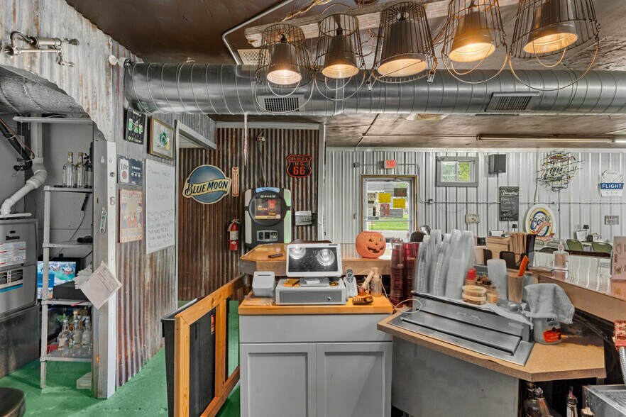 More Photos Of 518 N Harrison St, Alexandria General Retail For Sale