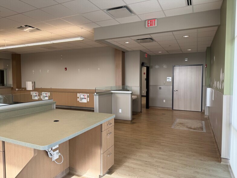 More Photos Of 2521 Walden Ave, Cheektowaga Storefront Retail Office For Lease