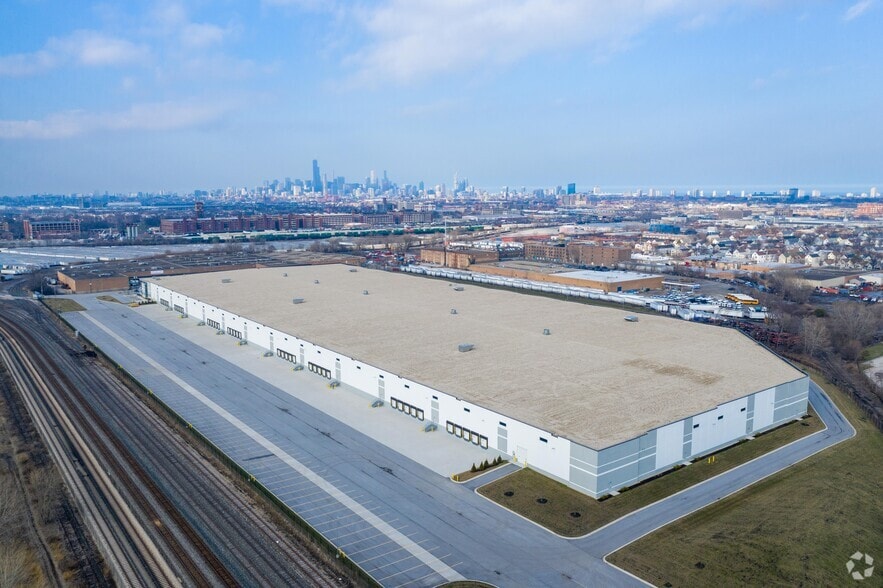 More Photos Of 2075 W 43rd St, Chicago Industrial For Sale