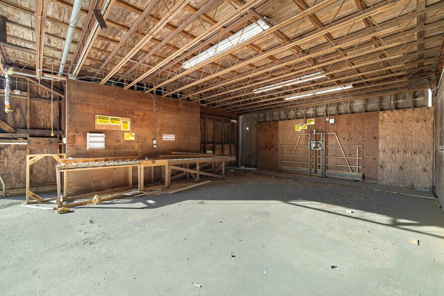 More Photos Of 45 Richards Grove Rd, Quaker Hill Service For Sale