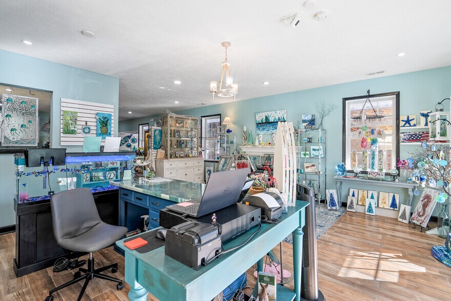 More Photos Of 414 N Howe St, Southport Office For Sale