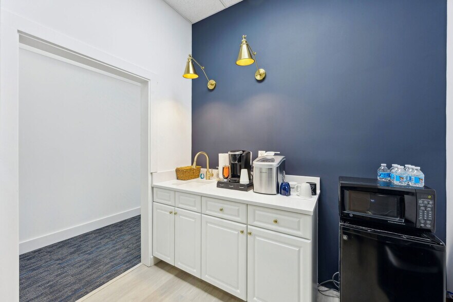 More Photos Of 961687 Gateway Blvd, Fernandina Beach Medical For Sale