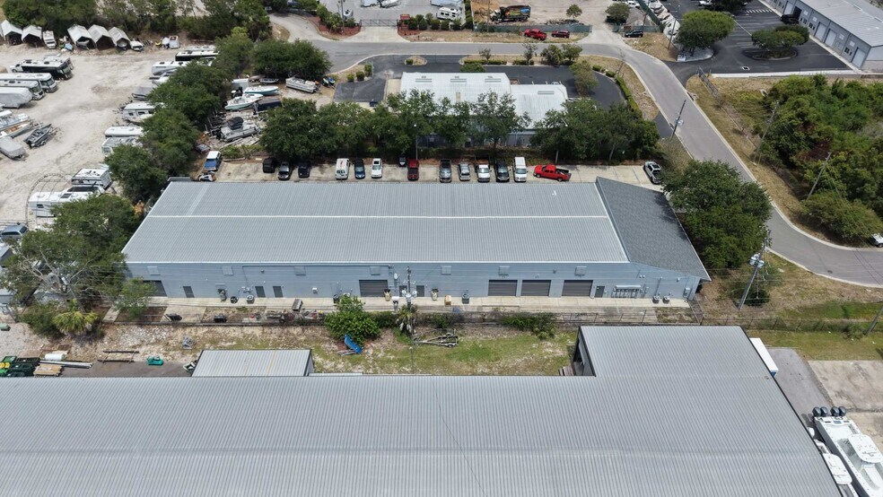 More Photos Of 305 Bear Ridge Cir, Palm Harbor Manufacturing For Lease