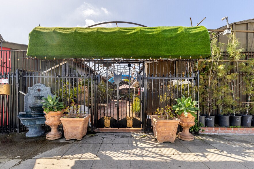 More Photos Of 6116-6144 W Pico Blvd, Los Angeles Storefront For Sale