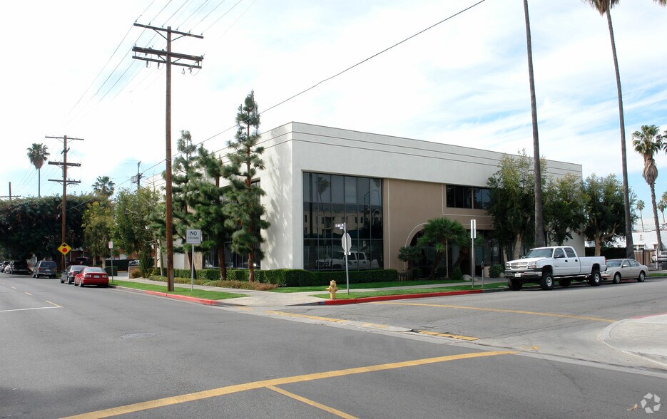 Primary Photo Of 14402 Haynes St, Van Nuys Office For Lease