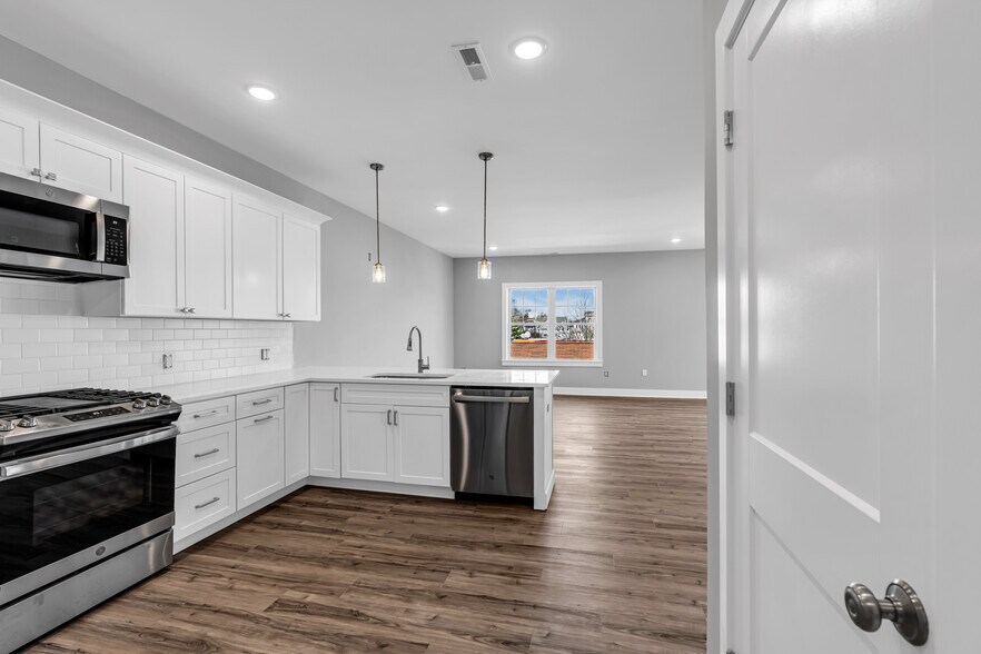 More Photos Of 33 Union Ave, Manasquan Apartments For Sale