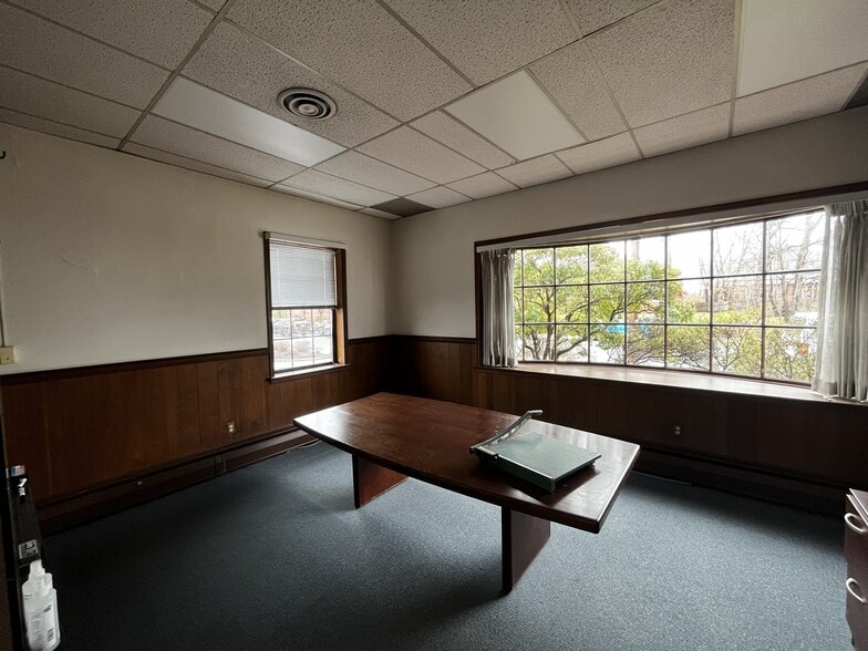More Photos Of 205 Main St, Chatham Office For Lease