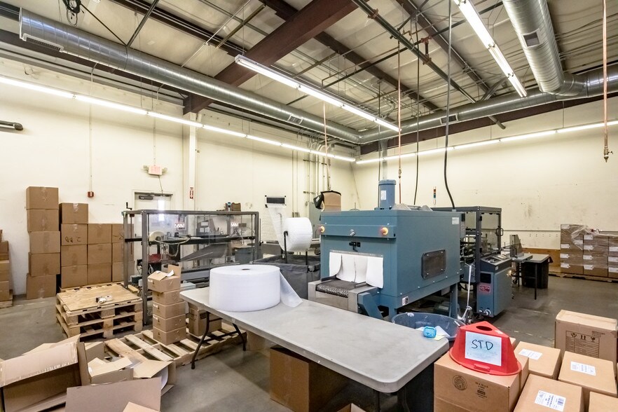 More Photos Of 2100 College Dr, Lake Havasu City Warehouse For Lease