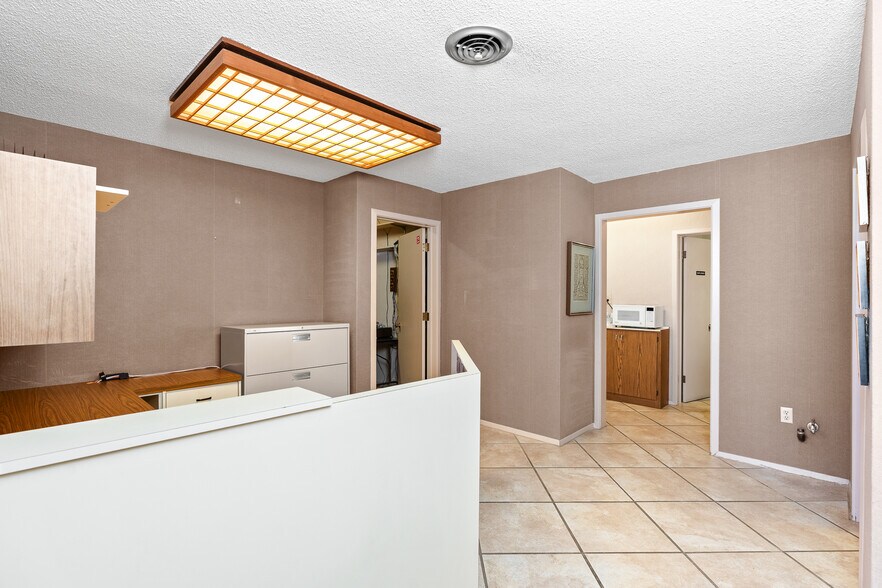 More Photos Of 2165 15th Ave, Vero Beach Office For Lease