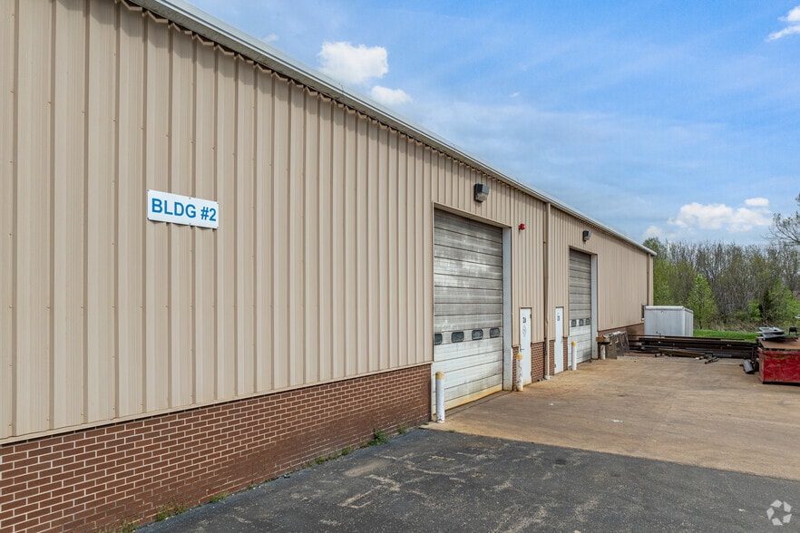 More Photos Of 24251-24311 W Riverside Dr, Channahon Warehouse For Lease