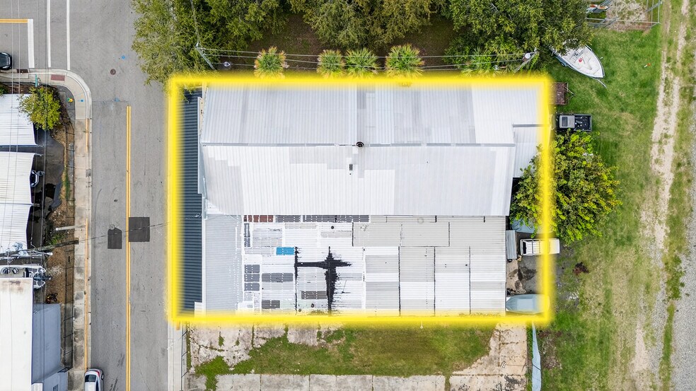 Primary Photo Of 117 N Charles St, Daytona Beach Warehouse For Sale