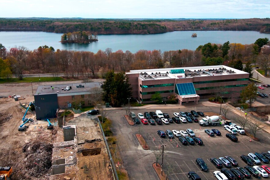 More Photos Of 3 Woodland Rd, Stoneham Medical For Sale