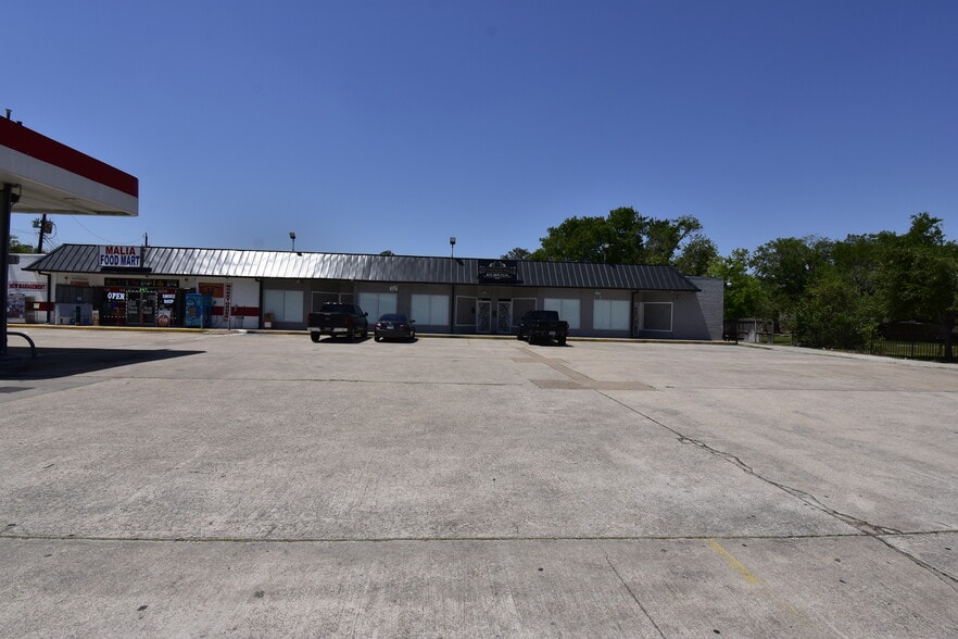 More Photos Of 550 FM 1959 Rd, Houston General Retail For Sale