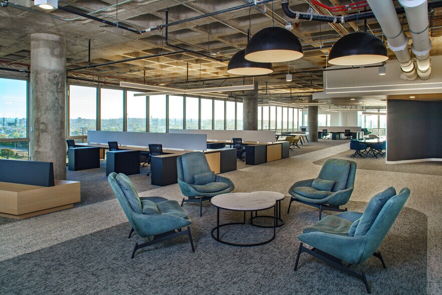 More Photos Of 15000 Aviation Blvd, Hawthorne Office For Lease