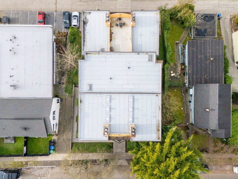 More Photos Of 3425 14th Ave W, Seattle Apartments For Sale