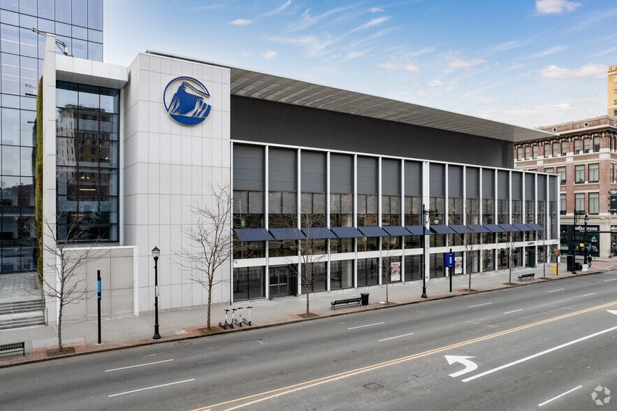 Primary Photo Of 635-649 Broad St, Newark Freestanding For Lease