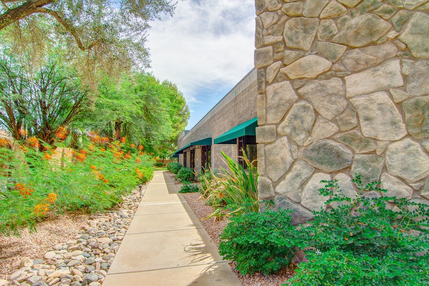 More Photos Of 10617 N Hayden Rd, Scottsdale Office For Lease