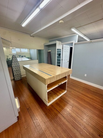 More Photos Of 705 Main St, Hyannis General Retail For Sale