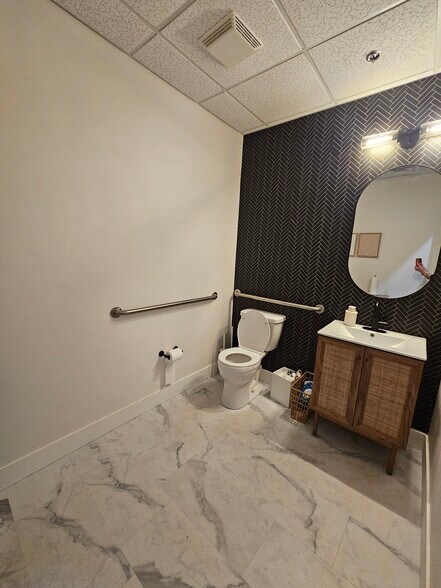 More Photos Of 3960 Old Milton Pky, Alpharetta Storefront Retail Office For Lease